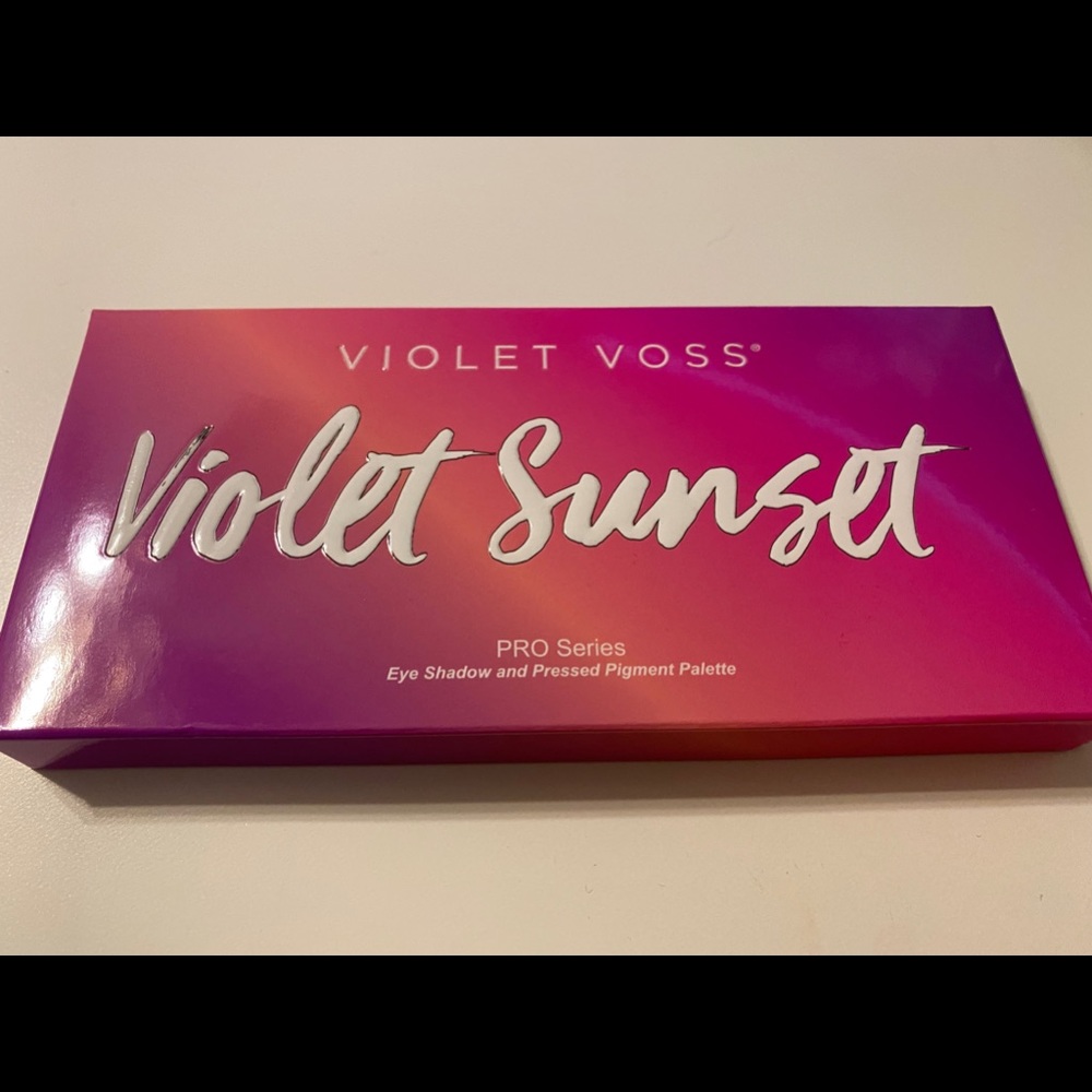 Violet Voss Violent Sunset palette. BNIB.